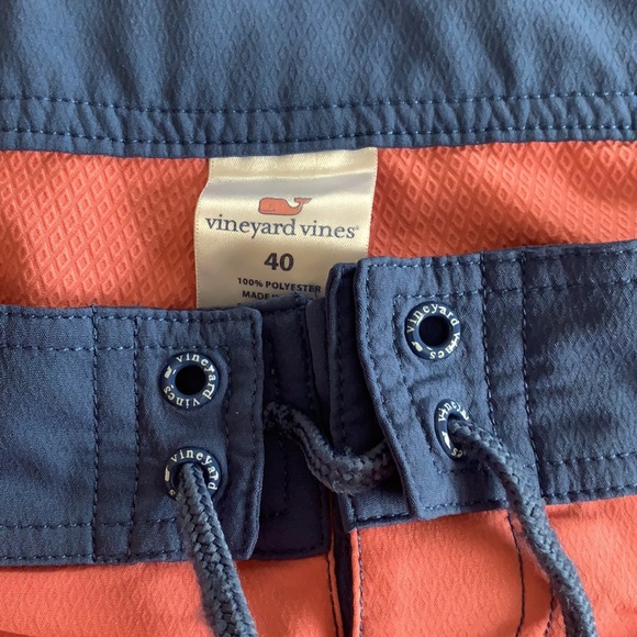 Men’s vineyard vines board shorts - Picture 2 of 2